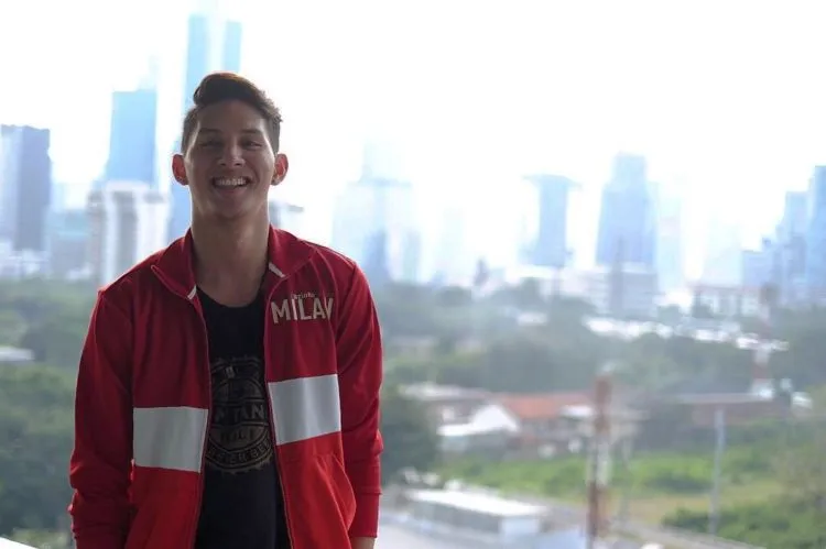 Musim Hujan Bukan Masalah, 10 Gaya Jaket Ini Justru Buat Kamu Kekinian dan Tetap Gaya! 20