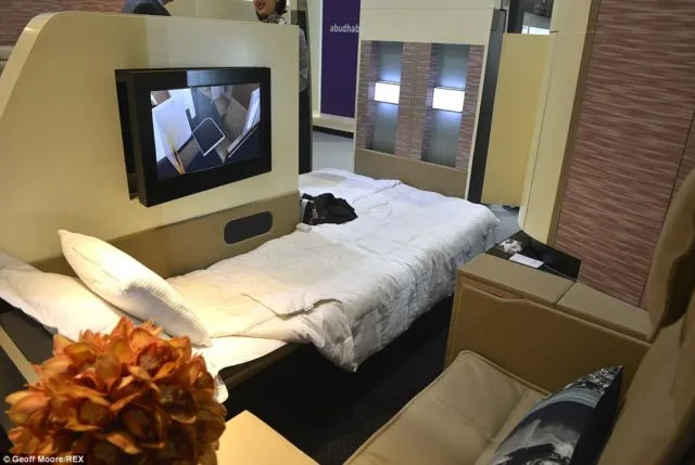 10 Kabin Pesawat First Class Paling Mewah di Dunia. Ini Pesawat atau Istana? 20