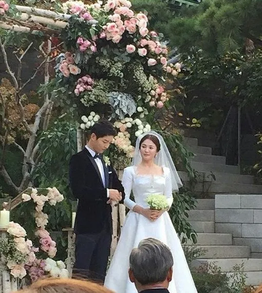 Inilah Cantiknya Song Hye Kyo di Hari Pernikahannya! Jadilah yang Pertama Tahu #SongSongCoupleWedding 14