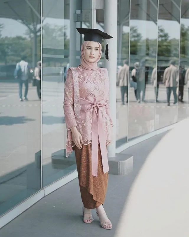 Kebaya Babydoll Is Back! Cocok Buat Acara Kondangan ataupun Lamaran 16