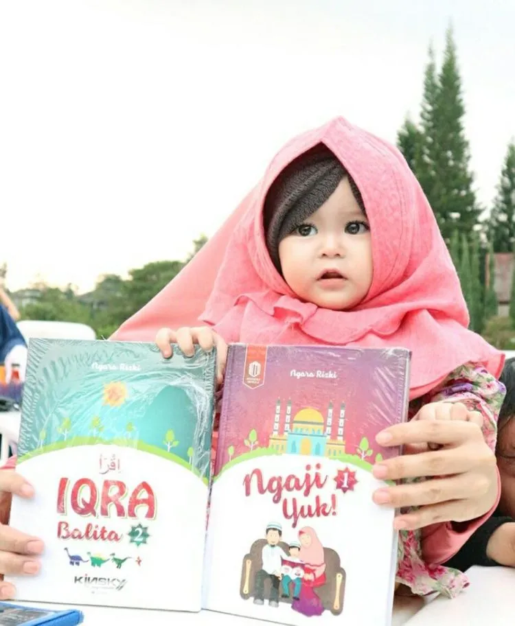 Yuk, Intip 11 Gaya Baby Naura, Selebgram Balita yang Tengah Jadi Idola! 13