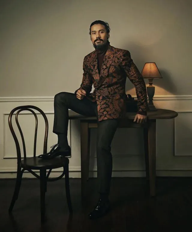 11 Artis yang Ikut Merayakan Hari Batik Nasional, Siapa yang Paling Keren? 19