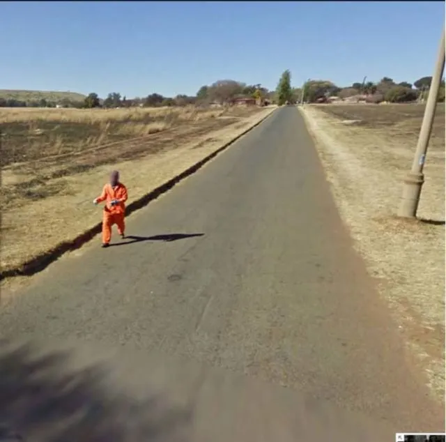 15 Foto Aneh yang Tertangkap oleh Google Maps. Ngeri Banget Sih 25