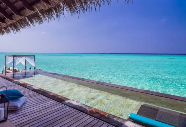 10 Kolam Renang Hotel Paling Seksi di Dunia. Indah dan Bikin Mupeng Abis! 22
