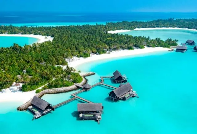 10 Kolam Renang Hotel Paling Seksi di Dunia. Indah dan Bikin Mupeng Abis! 21