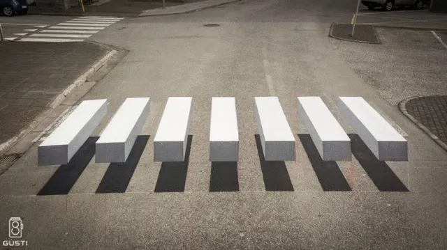Unik, Ada Zebra Cross 3 Dimensi. Bikin Mobil pun Makin Hati-Hati! 9