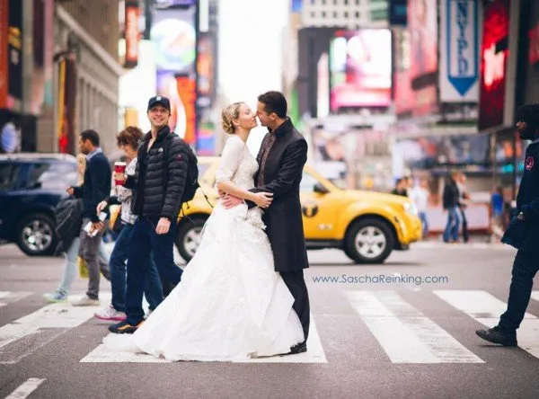 Dari yang Sengaja Sampai Nggak, 18 Potret Photobomb Ini Bikin Ngakak 21