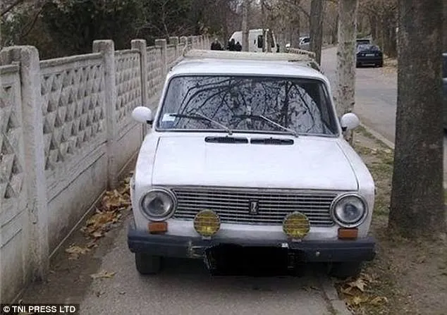 15 Foto Mobil yang Diparkir Sembarangan Ini Kocak Abis. Jangan Ditiru ya! 30