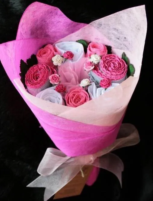 Buket-Buket Hadiah Ini Unik Banget, Dijamin yang Dikasih Nggak Bakalan Nolak! 19