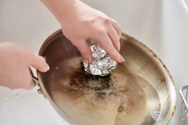 20 Fungsi Aluminium Foil dari Putihkan Gigi Hingga Perkuat Sinyal Wifi 34