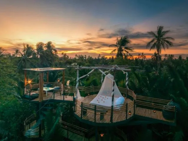 12 Rumah Pohon untuk Bulan Madu Bersama Pasangan. Romantis Abis! 17