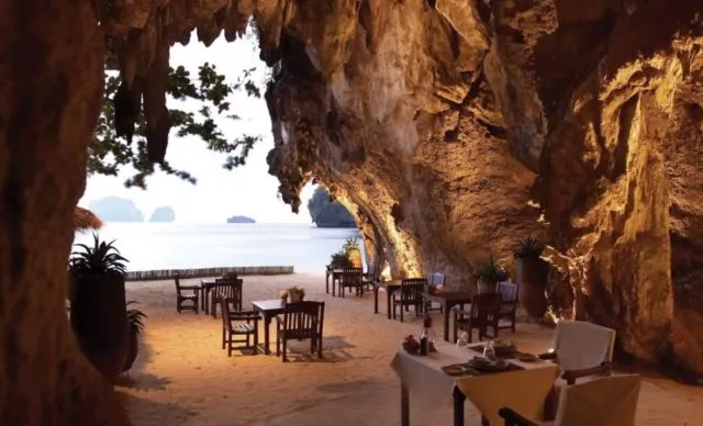 15 Hotel Menakjubkan yang Bikin Kamu Pengen Segera Menginap di Sana! 20