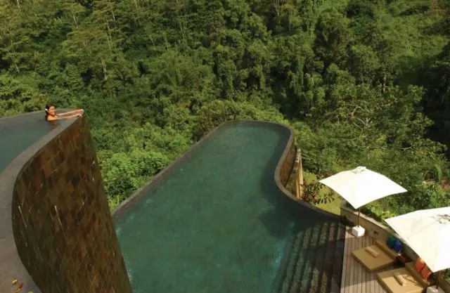 15 Hotel Menakjubkan yang Bikin Kamu Pengen Segera Menginap di Sana! 24