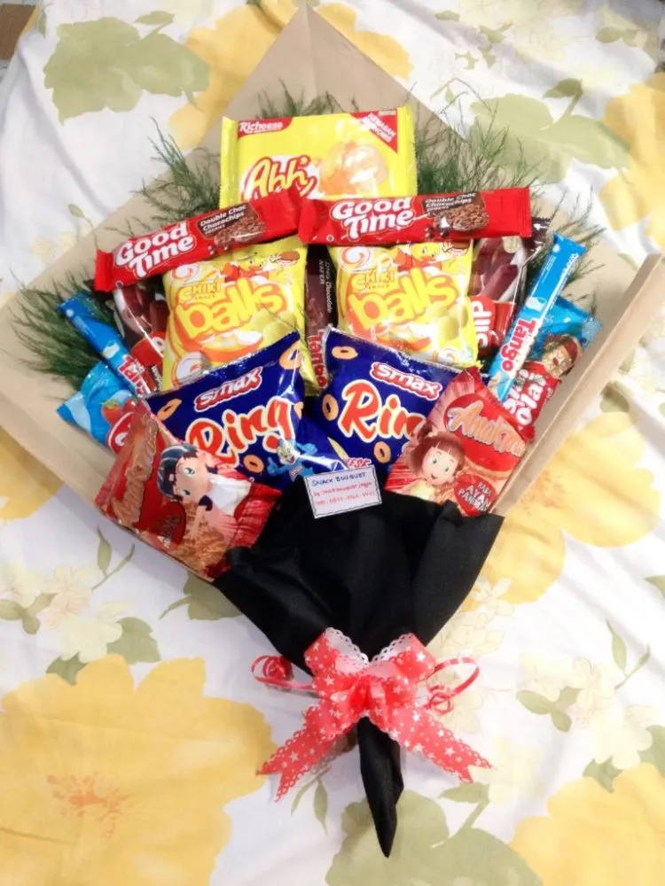 Buket-Buket Hadiah Ini Unik Banget, Dijamin yang Dikasih Nggak Bakalan Nolak! 12