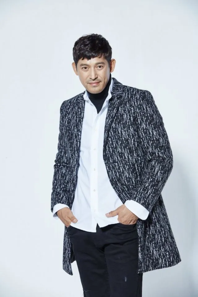 Style Aktor Korea yang 'Laki Banget' Ini Bisa Jadi Inspirasi Para Cowok Lho 24