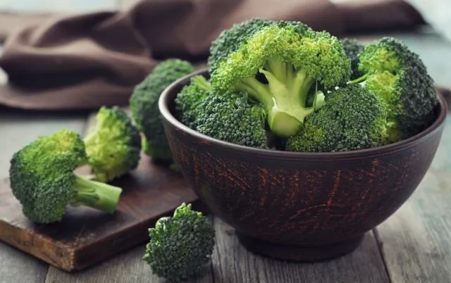 9 Makanan yang Bisa Bikin Kulit Lebih Cerah Bercahaya Secara Alami 12