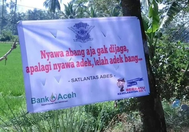 10 Rambu Keselamatan yang Menggelitik. Jangan Cuma Ketawa, Tapi Juga Harus Waspada! 12