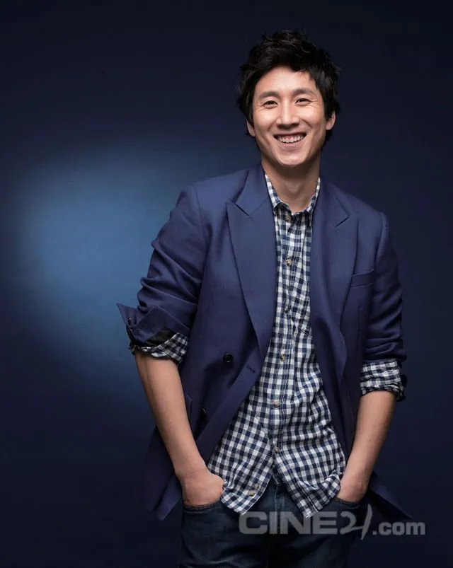 Style Aktor Korea yang 'Laki Banget' Ini Bisa Jadi Inspirasi Para Cowok Lho 14
