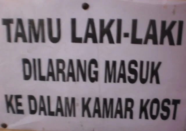 Anak Kos Harusnya Sudah Akrab dengan 15 Tulisan Ini. Mana yang Bikin Panas-Dingin? 20