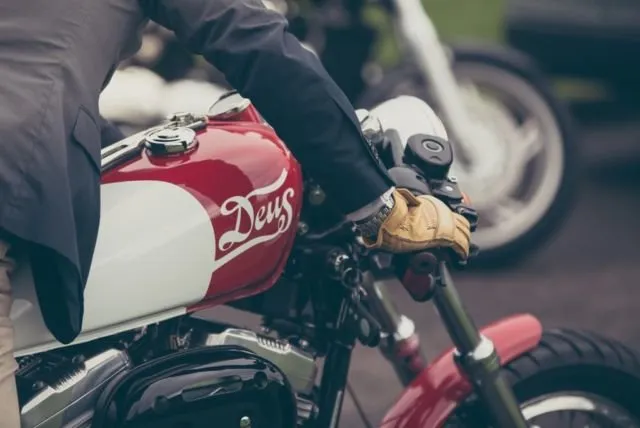 5 Hal yang Terasa Istimewa Saat Kalian Naik Motor Berdua 7