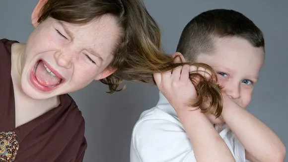 Adik dan Kakak Memang Sering Menjengkelkan, Namun Mereka Tidak Akan Mematahkan Hatimu!