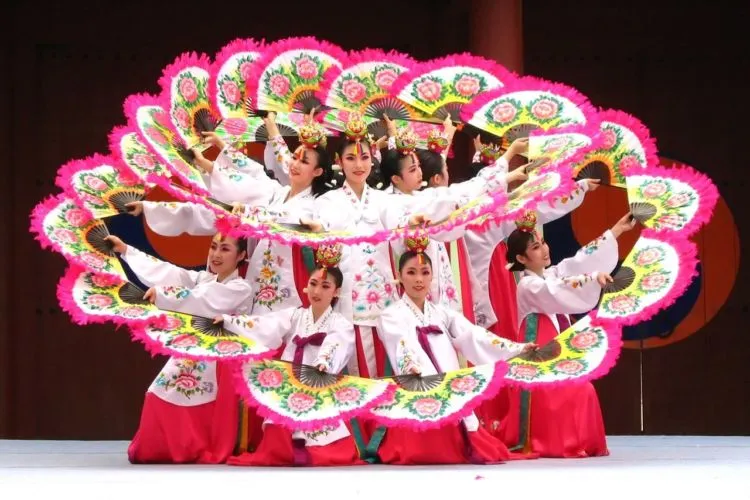 10 Alasan Kenapa Kamu Bisa Mempertimbangkan untuk Kuliah di Jurusan Bahasa Korea 17