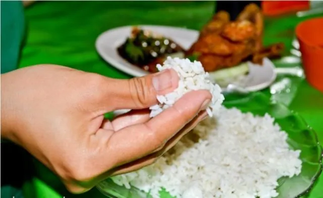 7 Kebiasaan Unik Orang Indonesia yang Bikin Bule Geleng-Geleng Kepala! 13