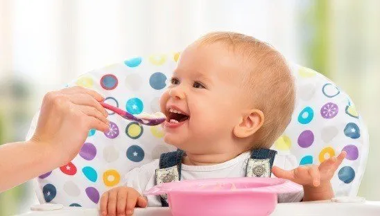 7 Tips Memberi Makan Bayi Saat Dia Melakukan Aksi Gerakan Tutup Mulut (GTM) 10