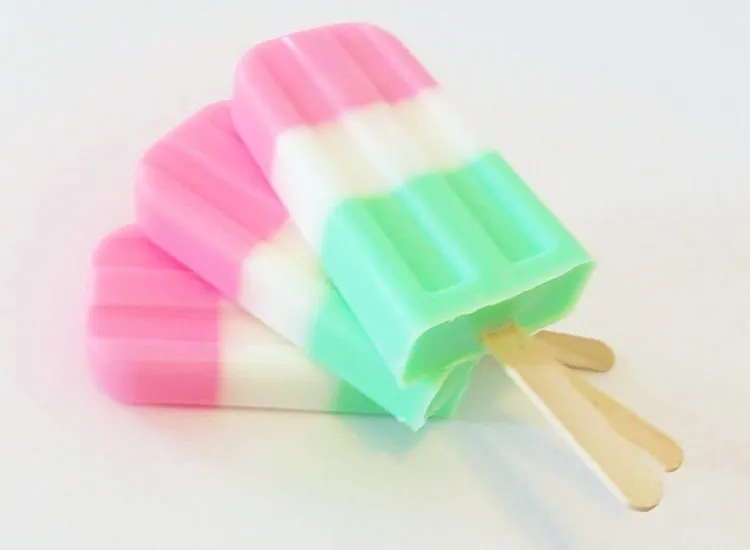 Kue yang Terlihat Lezat Ini Sering Disangka Bisa Dimakan, Tapi Ternyata... 20