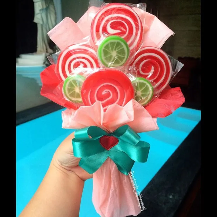 Buket-Buket Hadiah Ini Unik Banget, Dijamin yang Dikasih Nggak Bakalan Nolak! 16