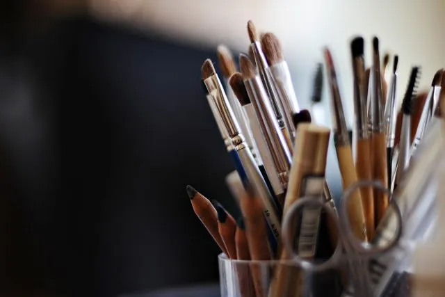 3 Cara Simpel Meningkatkan Skill Make-Up Buat Pemula 5