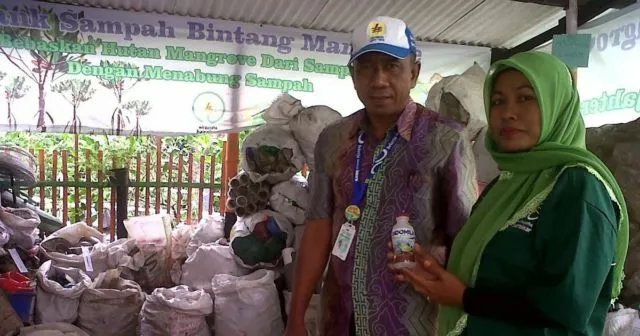 7 Hal di Indonesia Ini Ternyata Bisa Dibeli Pakai Sampah. Mulai Dari Listrik Sampai Sembako 10