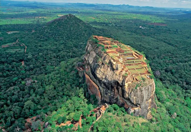 10 Situs Warisan Dunia UNESCO yang Jarang Kita Tahu. Padahal Keren Banget! 20