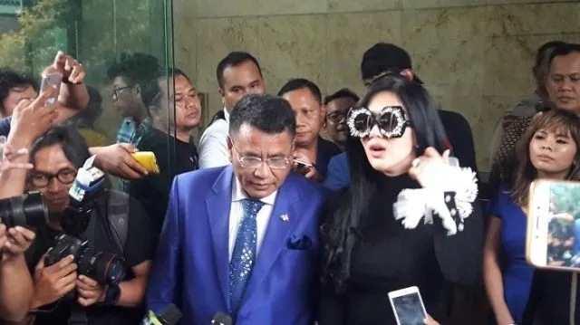 4 Hal Menarik di Mata Publik Soal Syahrini dalam Drama Kasus First Travel 8