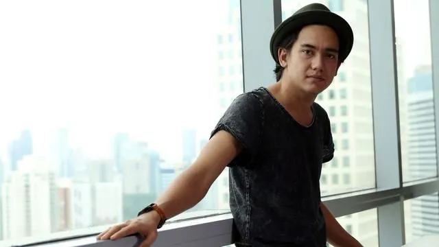 Kilas Balik Karier Adipati Dolken Sebelum Bermain dalam Film Posesif. Sudah Pantas Go Internasional? 12