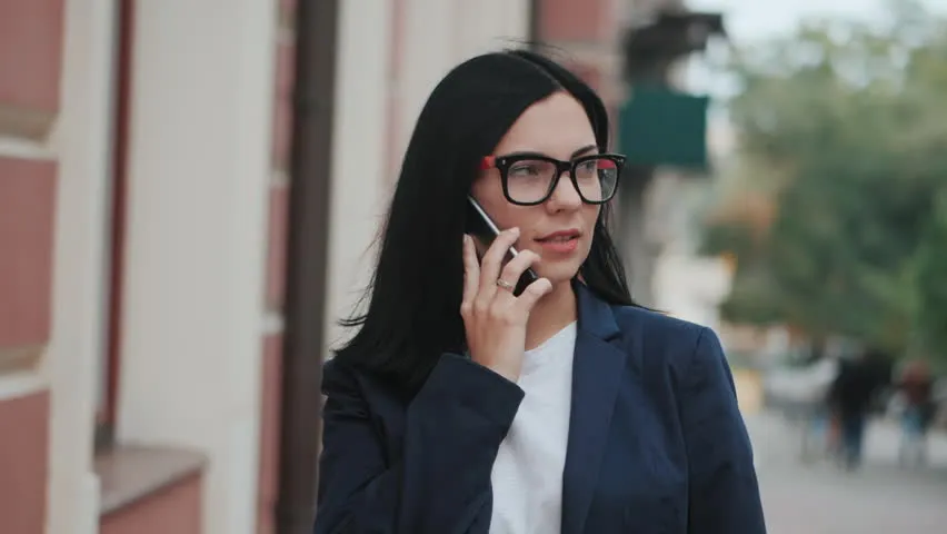 Tanpa Kamu Sadari, 5 Masalah Kulit Ini Terjadi Akibat Salah Penggunaan Smartphone Lho 10