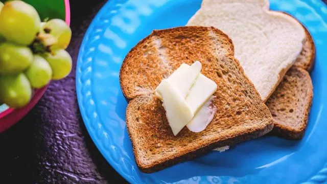 Sama-sama Pengganti Nasi, Ketahui 5 Perbedaan Roti Tawar dan Roti Gandum. Awas, Jangan Salah Pilih! 9