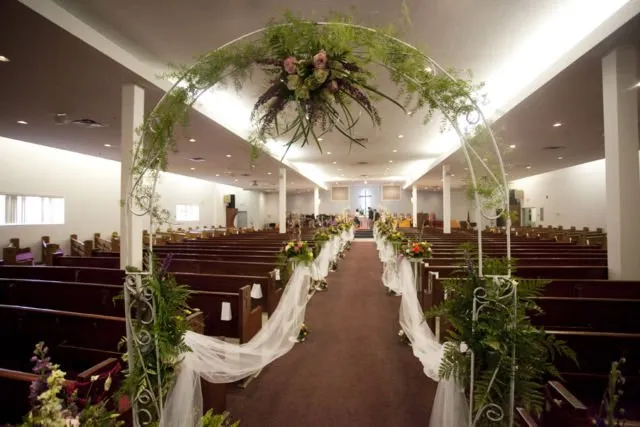 14 Inspirasi Flower Gate untuk Acara Resepsi. Nggak Hanya Enak Dilihat Tapi Juga Multifungsi 25