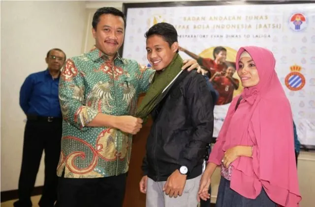Sosok Magis Di Belakang 6 Atlet Berprestasi Indonesia. Bikin Kangen Mama! 13