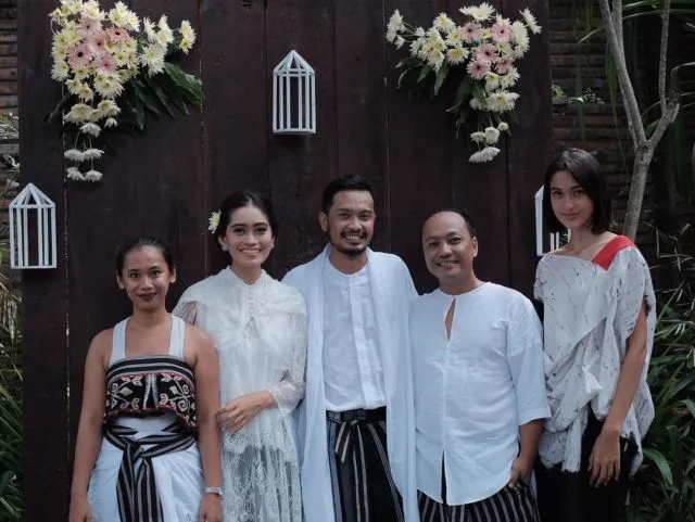 Inspirasi Pernikahan Tanpa Pelaminan Kian Diminati, Seperti @lucedaleco yang Bisa Mingle dengan Tamu Saat Resepsi 20