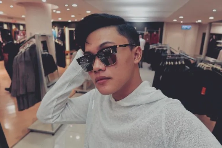 8 Gaya Selfie Brand Ambassador ZenFone ini Bisa Kamu Ikuti. Dijamin Feed Media Sosial Kamu Semakin Nyeni 11