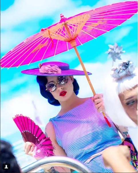 Style Unik Pin Up Girl Tahun 50-an Ala Claudia Adinda. Melihat Fotonya Serasa Memutar Mesin Waktu! 14