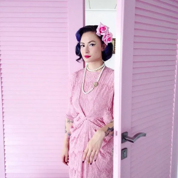 Style Unik Pin Up Girl Tahun 50-an Ala Claudia Adinda. Melihat Fotonya Serasa Memutar Mesin Waktu! 15