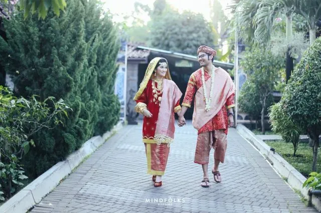 Ragam Busana Pengantin Adat Koto Gadang dengan Sentuhan Warna-warna Cerah Nan Elok. Sungguh Meriah! 17