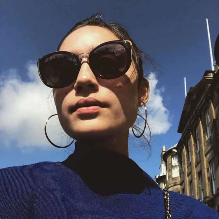 8 Gaya Selfie Brand Ambassador ZenFone ini Bisa Kamu Ikuti. Dijamin Feed Media Sosial Kamu Semakin Nyeni 9