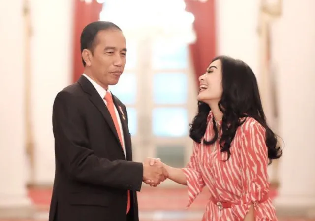 Nggak Datang ke Nikahan Kahiyang-Bobby, Iis Dahlia Dikritik Warganet. Alasannya Nggak Berterima Sih 4