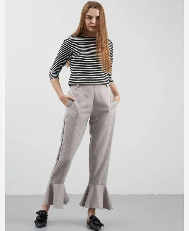 18 Padu Padan Celana Trompet yang Bikin Kamu Lebih Atraktif. Selamat Tinggal Jeans Ketat! 20