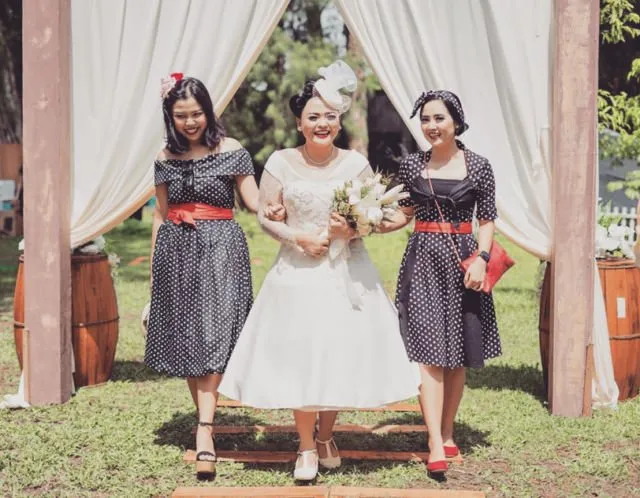 Potret Keseruan Pesta Pernikahan Ala 50's Botanical, Anggapan 'Kuno' Disulap Jadi Kekinian. Kreatif! 29