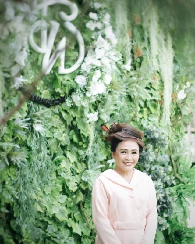 Potret Keseruan Pesta Pernikahan Ala 50's Botanical, Anggapan 'Kuno' Disulap Jadi Kekinian. Kreatif! 31