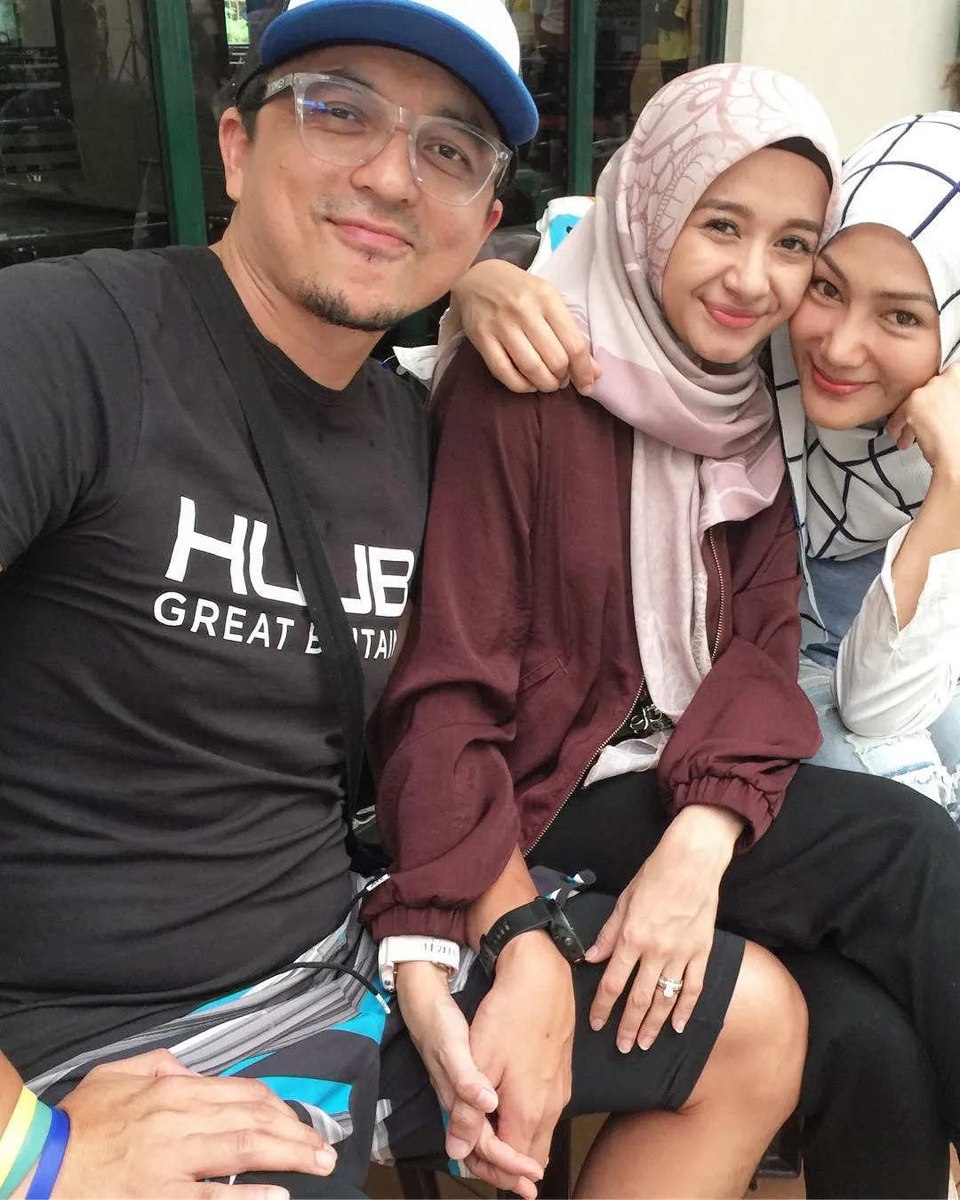 Potret Kedekatan Laudya Cynthia Bella dengan Mantan Istri dari Suaminya. Duh, Adem Banget Lihatnya! 10